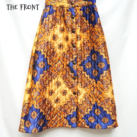 SALE! 1960s QUILTED maxi skirt with POCKETS! Brass button front, 30" waist - Picture 3 of 8